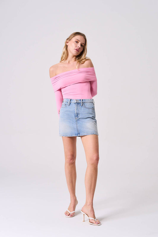 DENIM MINI SKIRT IN LIGHT VINTAGE