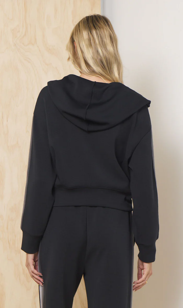 Victoria Zip Up
