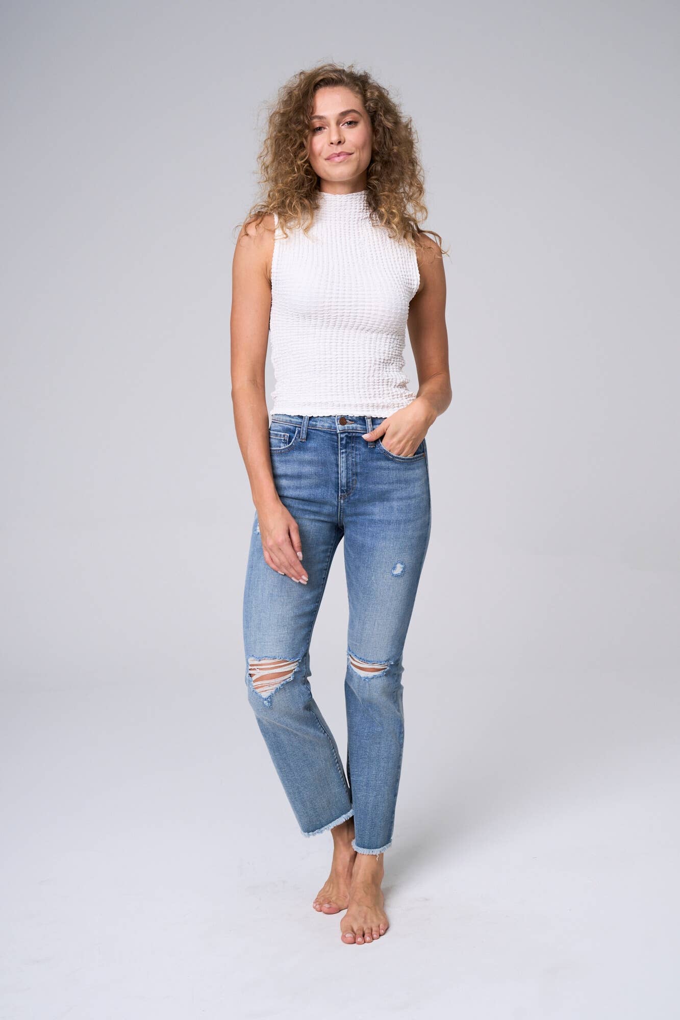 High Rise Straight Fray Hem Jean