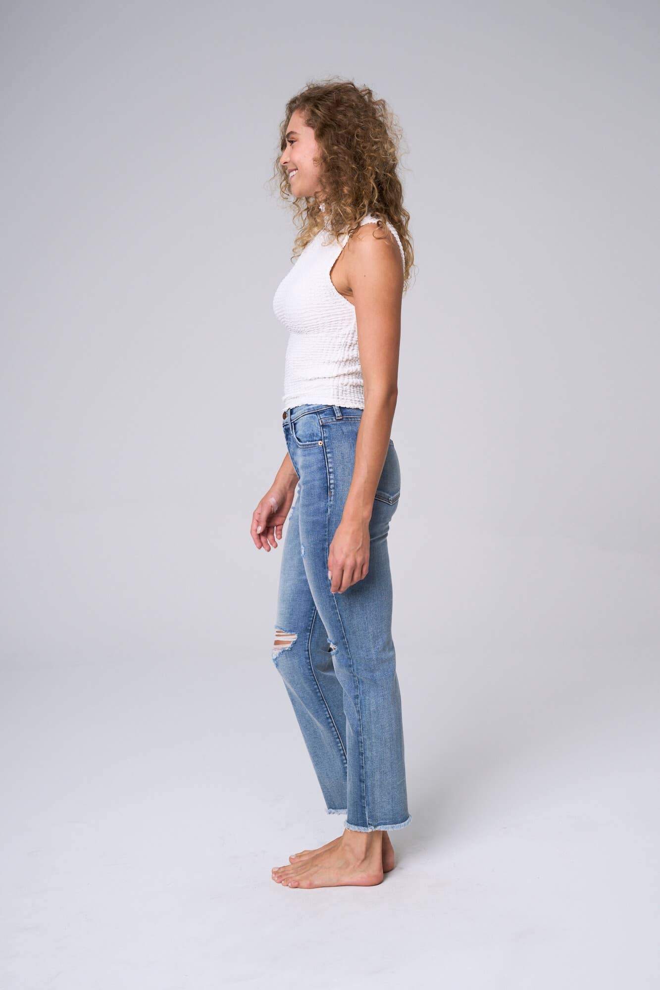 High Rise Straight Fray Hem Jean