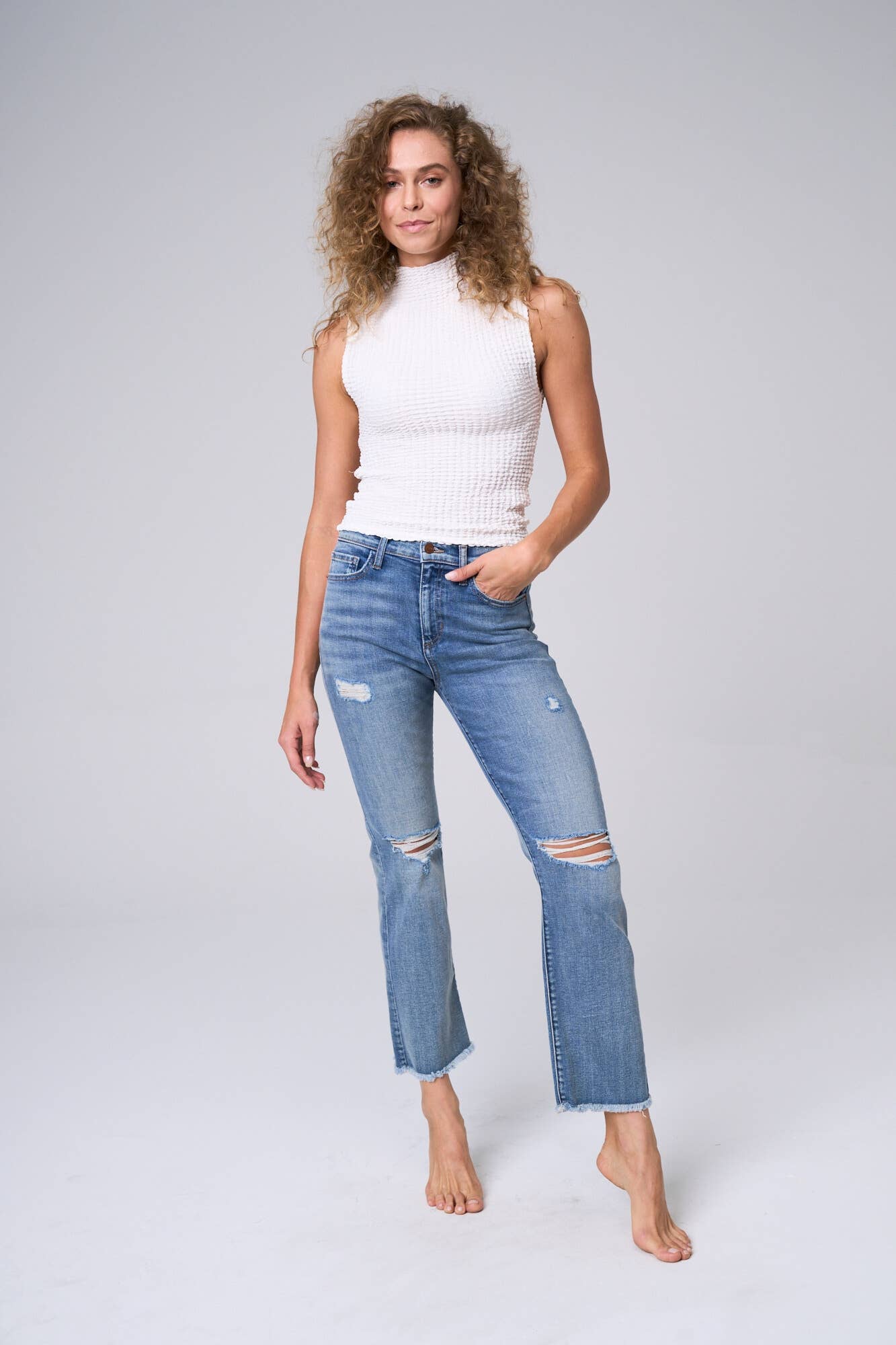 High Rise Straight Fray Hem Jean